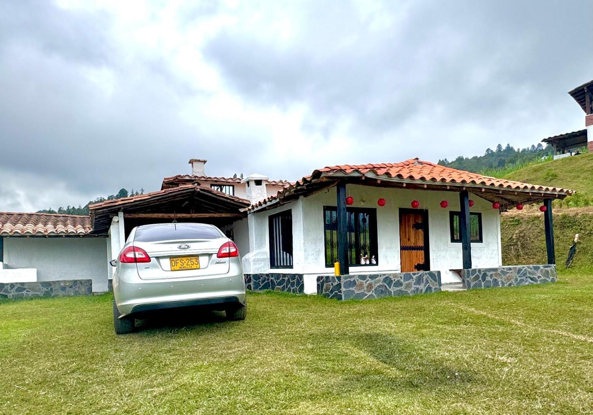 Villa La Colina Magik Guarne Exterior foto